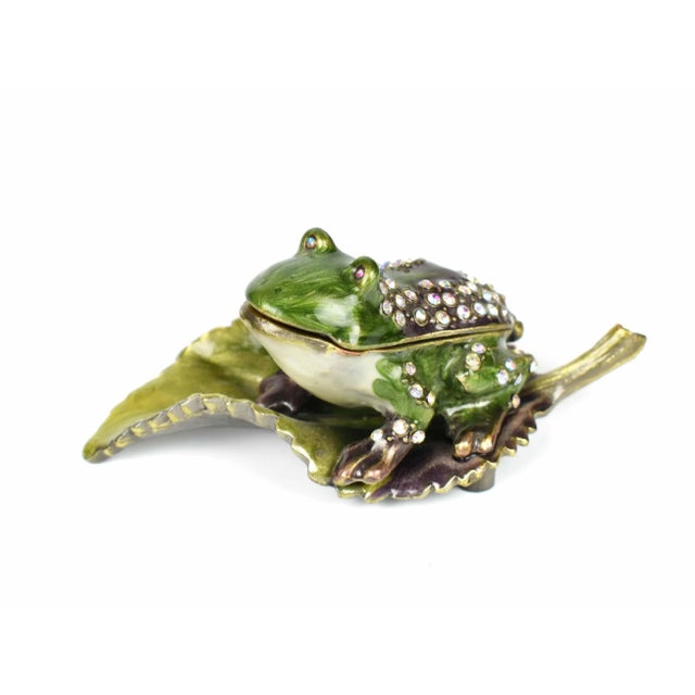 Late 20th Century Sitting Frog One a Leaf Figurine Trinket Box For Sale - Image 9 of 9