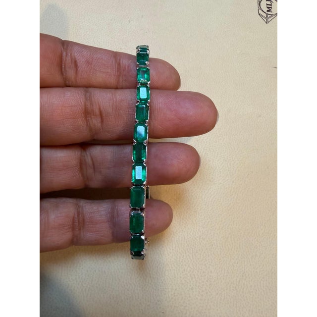 25 Ct Natural Emerald Cut Emerald Cocktail Tennis Bracelet 14 Kt White Gold 7.5" For Sale In New York - Image 6 of 8