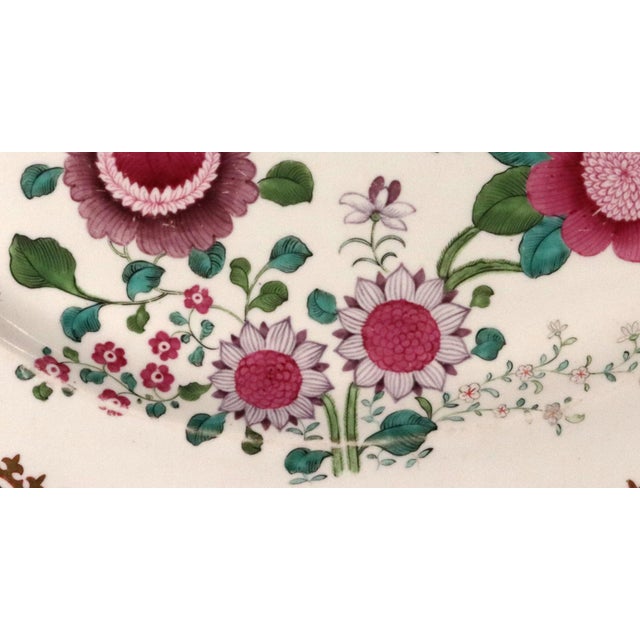 Chinese Barr, Flight & Barr Worcester Porcelain Serving Dish in Chinese Famille Rose Style For Sale - Image 3 of 11