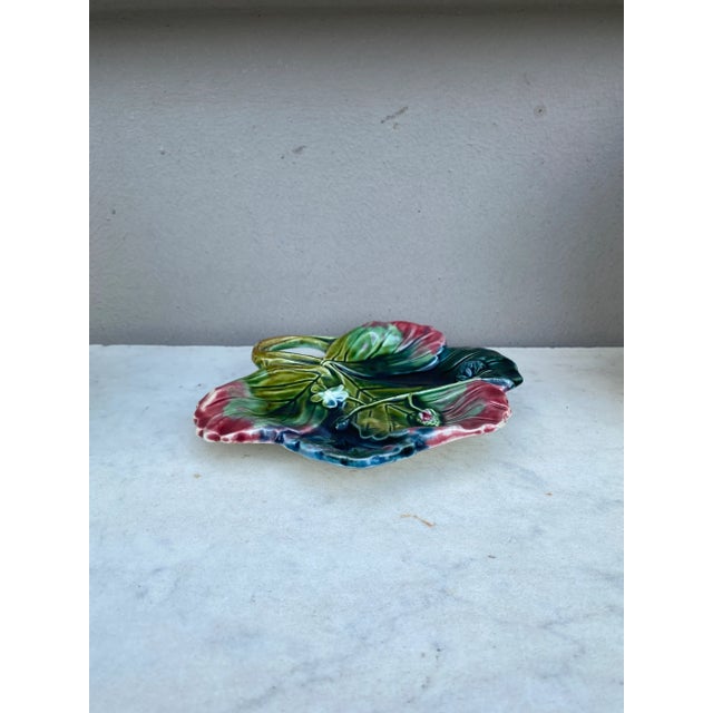 French Majolica Dish Strawberry Leaf , Circa 1890 For Sale - Image 4 of 6