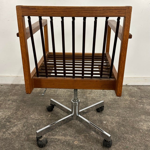 Mid-Century Modern Arden Riddle 1971 Oak Swivel Rocking Mid Century Office Chair on Casters For Sale - Image 3 of 12