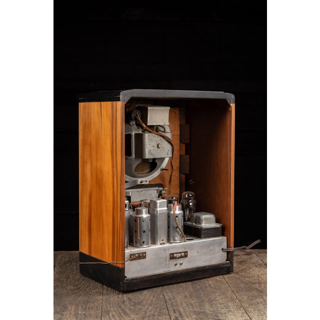 RCA Vintage Model 5-T Radio by R C A For Sale - Image 4 of 10