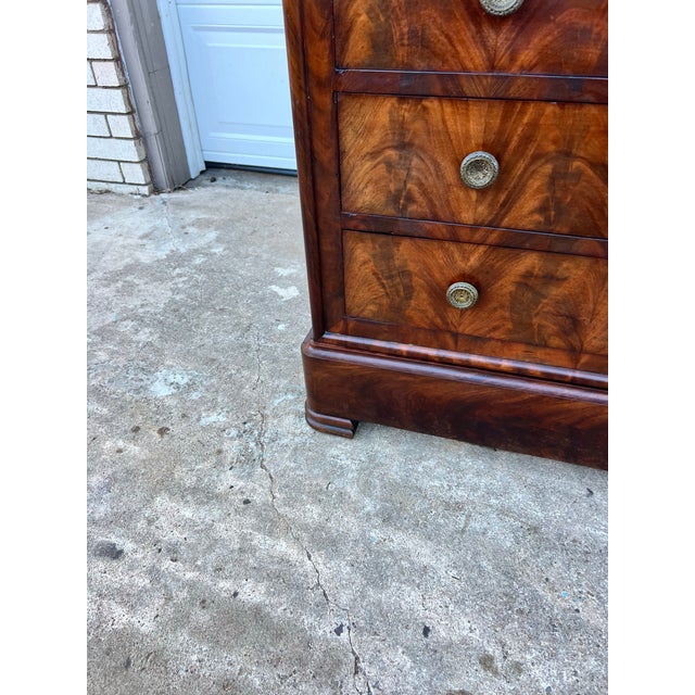 Louis Philippe French 19th Century Louis Philippe Flame Mahogany Marble Top Commode For Sale - Image 4 of 12