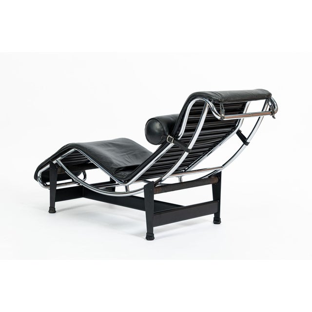 1980s Cassina Lc4 Black Leather Chaise Lounge Chair by Le Corbusier 1981 For Sale - Image 5 of 18