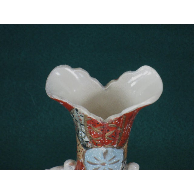 Vase Japanese Satsuma Figurine Handles Antique Oriental Pottery Japan Men Ladies For Sale - Image 4 of 18