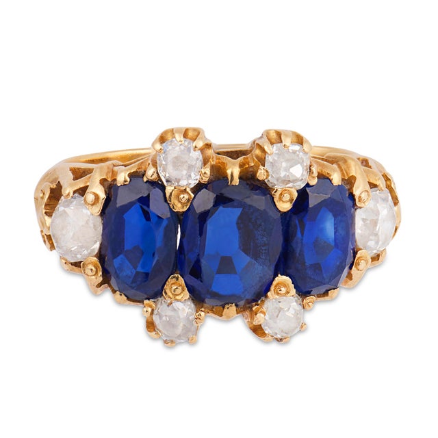 Victorian Late 19th Century Victorian 5.00 Carat No Heat Sapphire Diamond 18k Yellow Gold 3 Stone Ring, Size 4 For Sale - Image 3 of 6