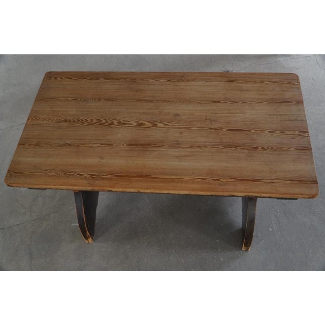 Scandinavian Rustic Folk Art Dining Table in Stained Pine, 1900s For Sale - Image 12 of 18