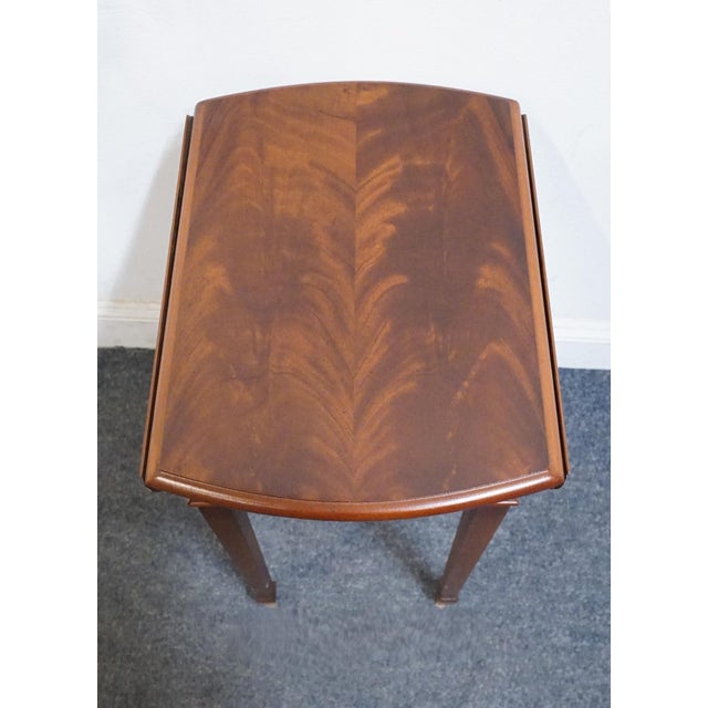 Hekman Furniture Hekman Furniture Solid Flame Mahogany Traditional Style 26" Drop Leaf Accent End Table 5-4168 For Sale - Image 4 of 14