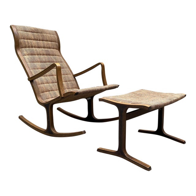 1970s Mid-Century Japanese Vintage Tendo Mokko Heron Rocking Chair and Ottoman Set For Sale