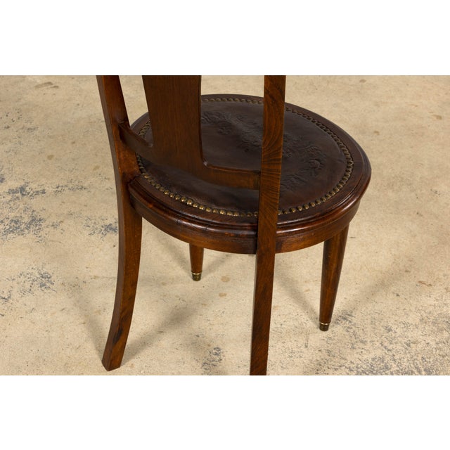 1930s French Art Deco Walnut Dining Chairs With Leather Seats, Set of 8 For Sale - Image 15 of 18