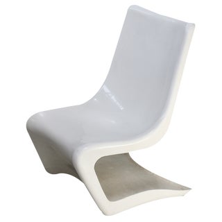 Space Age Armchair in White Lacquered Fiberglass, 1970s For Sale