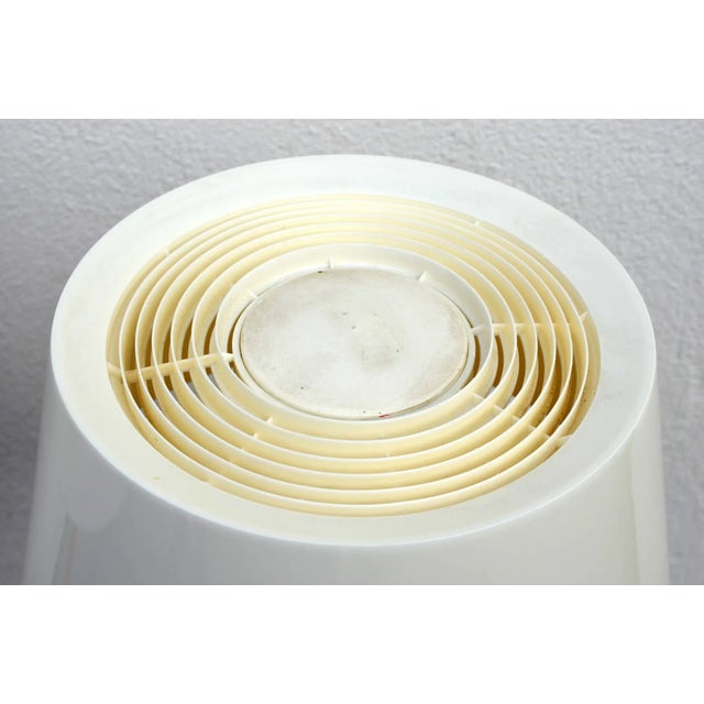 Vintage Lumilon Table Lamps by Gerald Thurston for Lightolier - A Pair For Sale In Los Angeles - Image 6 of 12