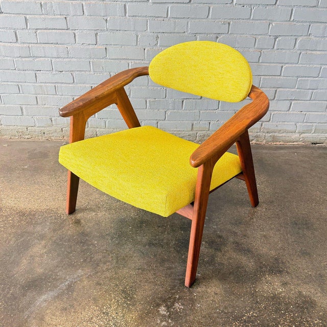 Walnut MCM Lounge Chair in the Style of Adrian Pearsall For Sale - Image 4 of 7