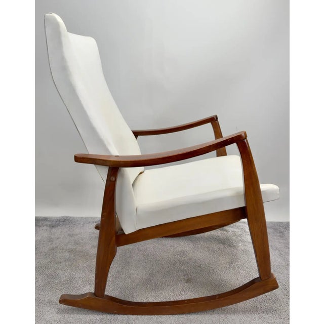 Mid-Century Modern Milo Baughman Style MCM in White Faux Leather Rocking Chair For Sale - Image 3 of 12