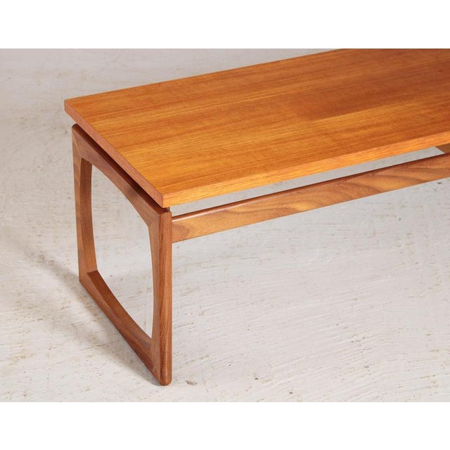 Long Mid-Century Teak Quadrille Coffee Table from G-Plan, 1960s For Sale - Image 3 of 9