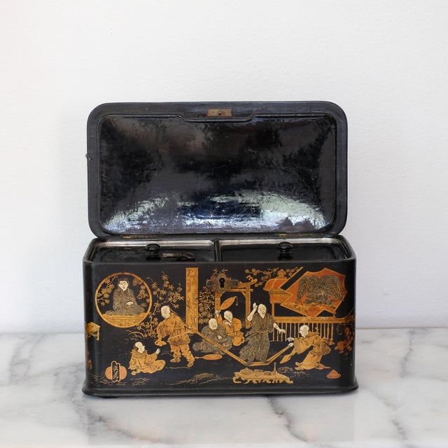Beautiful antique Japanese hand-painted tea caddy, in great condition. Comes with original key as well.