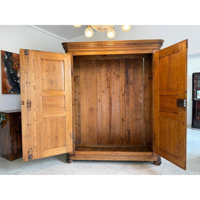 Original Baroque farmhouse cupboard from Salzburg. Dimensions: Height x Width x Depth 218 x 200 x 66 cm. For sale is a...