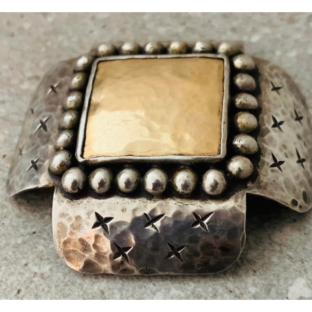 1980’s Dian Malouf Oxidized Sterling & 14k Gold Hammered ‘Signature’ Cross Pin/Brooch, With Beaded Silver Frame & Incised Cross Pattern For Sale In San Antonio - Image 6 of 12