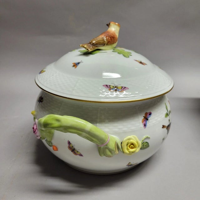 Ceramic Herend Rothschild Bird Hand-Painted Porcelain Covered Tureen, Hungary For Sale - Image 7 of 11
