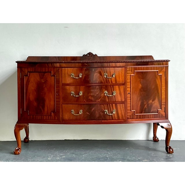 Chippendale Vintage Flame Mahogany Chippendale Sideboard For Sale - Image 3 of 12