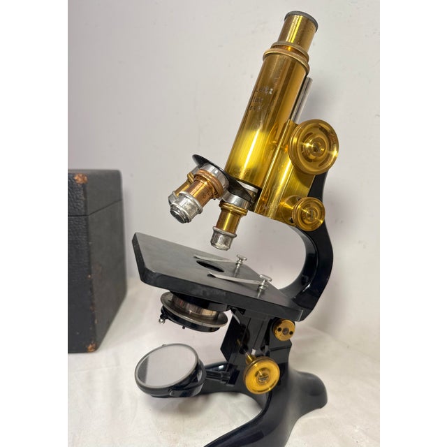 Industrial Near Mint Antique Ernst Leitz Wetzlar German Brass Microscope 253647 in Box For Sale - Image 3 of 18