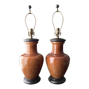 Late 20th Century Visual Comfort Caramel Glazed Ceramic Table Lamps – Pair on Black Wood Bases