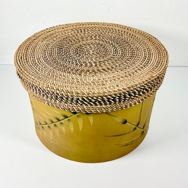 1990s Vintage Coastal Boho Chic Wicker Lidded Bamboo Leaf Motif Storage Box, Large For Sale - Image 6 of 9