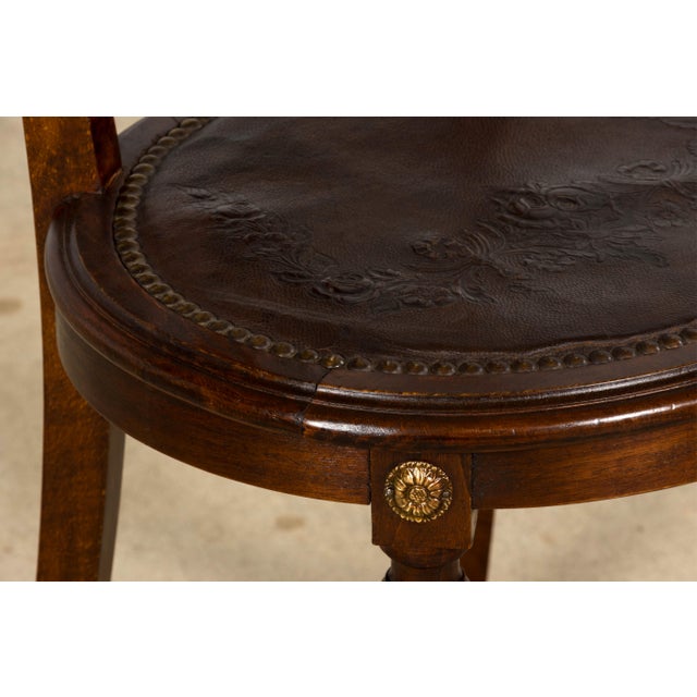 1930s French Art Deco Walnut Dining Chairs With Leather Seats, Set of 8 For Sale - Image 9 of 18