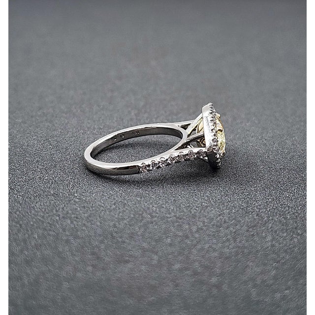 2.36 Ct Gia Certified Natural Yellow Marquise Diamond Ring Size 6.5 For Sale In Chicago - Image 6 of 10