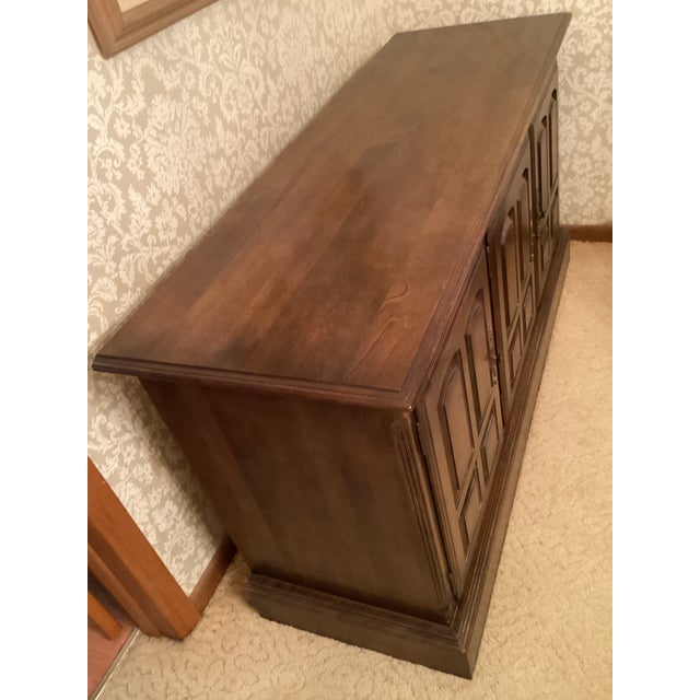 Traditional Vintage 1970s Ethan Allen American Traditional Solid Maple Sideboard/Credenza For Sale - Image 3 of 6