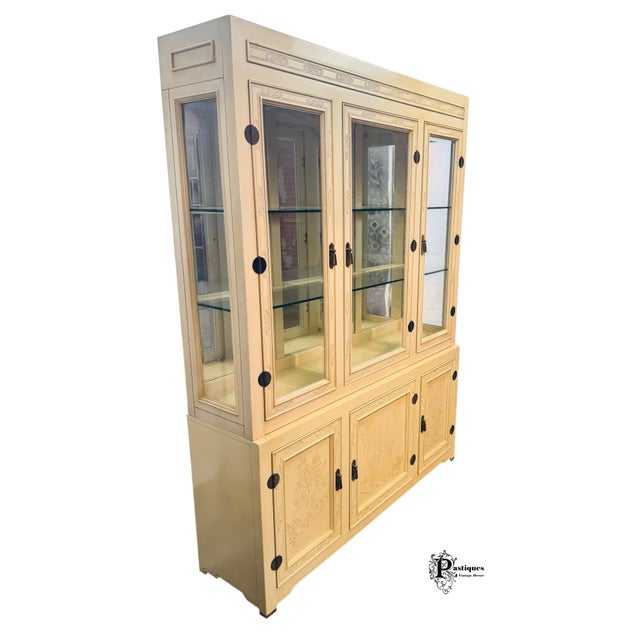 Vintage Bernhardt Shibui Collection Chinoiserie Style Ivory Display / China Cabinet For Sale In Greensboro - Image 6 of 11