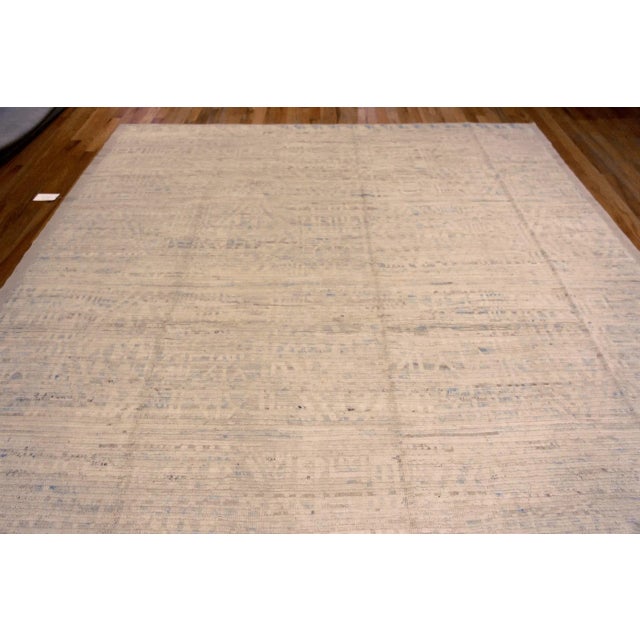 Nazmiyal Collection Contemporary Minimalist Rug For Sale - Image 4 of 6