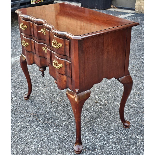 Wood 1980s Thomasville Collector's Cherry Silver Anniversary Blockfront Lowboy For Sale - Image 7 of 12