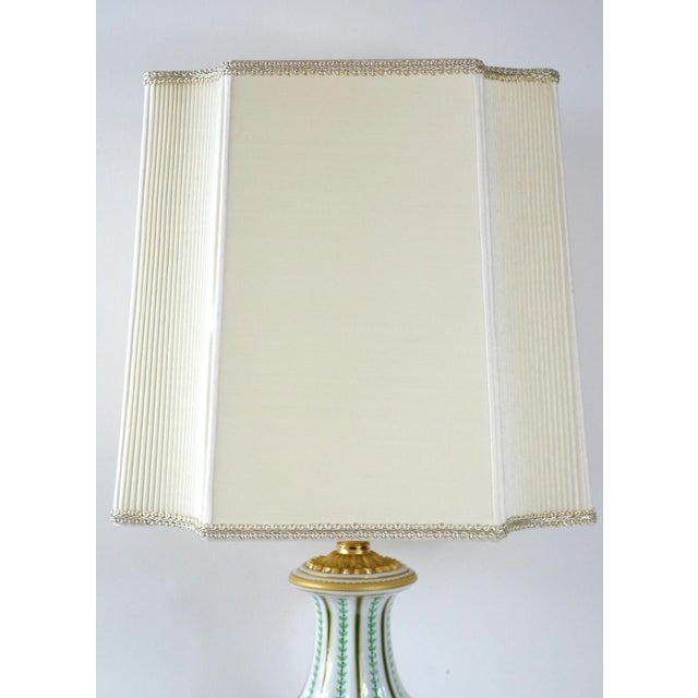 White Vintage Porcelain and Brass Table Lamp by Giulia Mangani, 1950s For Sale - Image 8 of 12