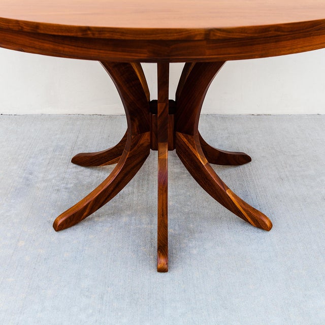 Brown Saltman Restored Mid Century Modern Round Walnut Pedestal Base Dining Table For Sale - Image 4 of 14