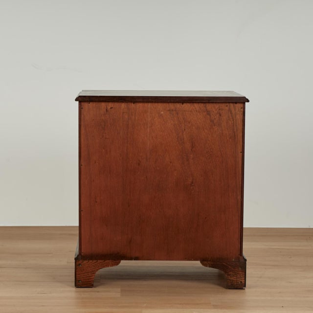 Vintage Pair of Chippendale Style Stands by Biggs For Sale - Image 9 of 18