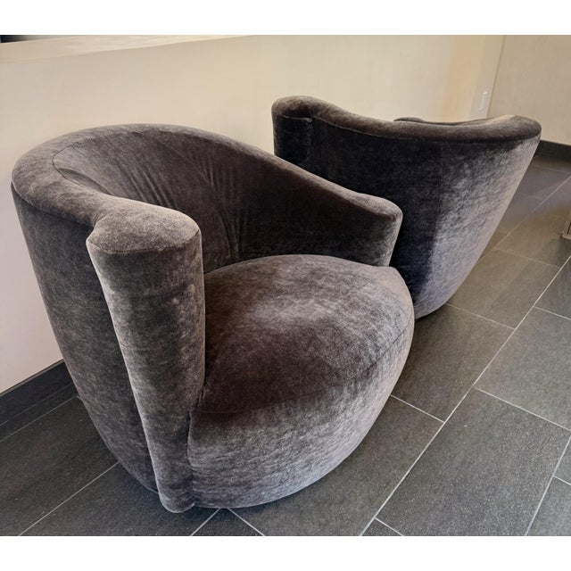 Sculptural Weiman Swivel Lounge Chairs in the Manner of Vladimir Kagan – Pair – Belgian Mohair – 1970s For Sale - Image 9 of 11