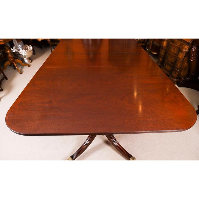 Vintage Dining Table by William Tillman and Hepplewhite Revival Dining Chairs, 1980s, Set of 11 For Sale - Image 10 of 18