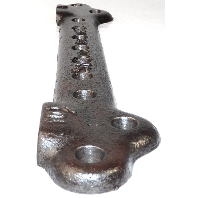 Restored Vintage "Standard" L Cast Iron Sink Wall Bracket For Sale In Portland, ME - Image 6 of 7