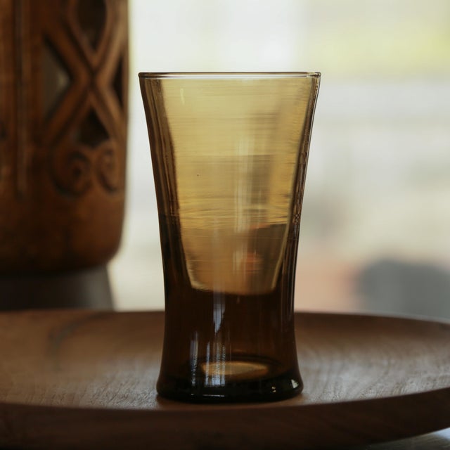 Glass Vintage Anchor Hocking Linden Mocha Tawny Brown Glass Flared Tumblers – 16oz, Retro Mid-Century Style For Sale - Image 7 of 18