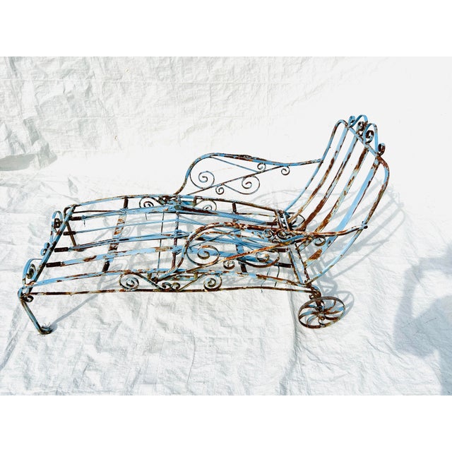 Late 1930's Vintage Wrought Iron Art Nouveau Style Chaise Fully Extended,Sturdy condition Rusted full restoration require....