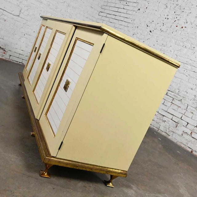 Johnson Furniture Company Mid-20th Century Hollywood Regency Credenza or Dresser by Renzo Rutili for Johnson Furniture For Sale - Image 4 of 13