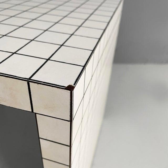 Italian Modern Quaderna Stools in White Laminate attributed to Design Superstudio for Zanotta, 1970s, Set of 4 For Sale - Image 6 of 18