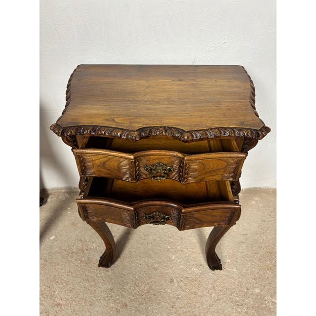 Rococo Pair of Spanish Carved Louis XV Style Bedside Tables in Oak, 20th Century For Sale - Image 3 of 16