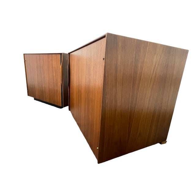 Pair of Walnut Nightstands Attributed to John Kapel for Glenn of California, 1960s For Sale - Image 11 of 15