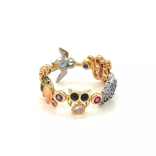 Contemporary Animal Diamond Multicolor Gems Platinum & 18k Gold Band Ring - Size 7.5 For Sale - Image 3 of 8
