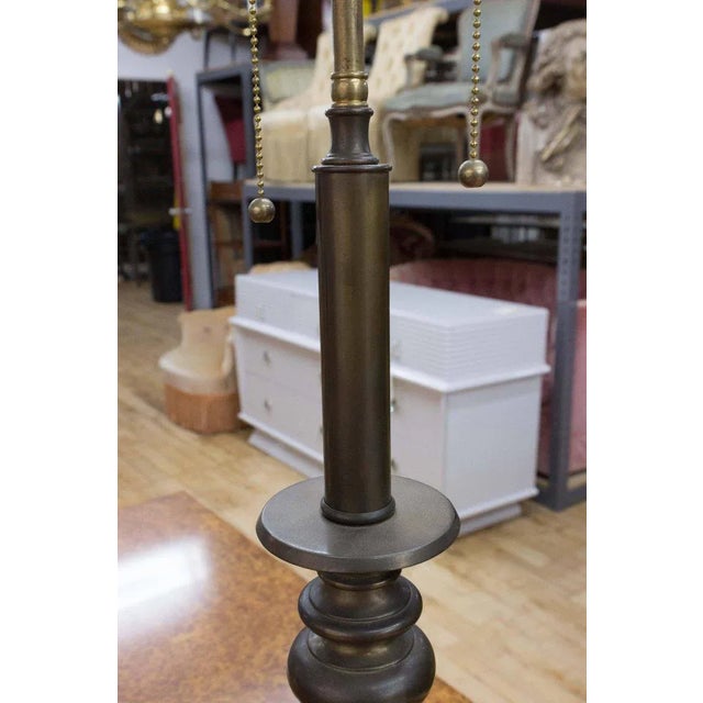 Pair of American Mid-Century Sculptural Brass Table Lamps, 1950s For Sale - Image 4 of 8