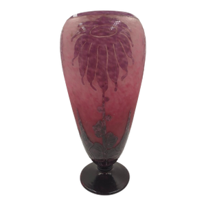 Le Verre Français "Dalias" Acid-Etched Cameo Glass Pedestal Vase by Charles Schneider, 1920s Art Deco