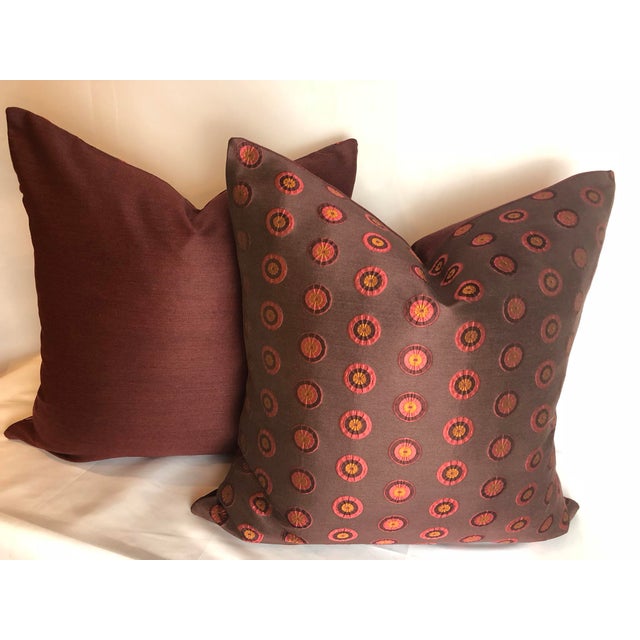 Contemporary Contemporary Schumacher Pinwheel Silk Pillow With 90/10 Down Insert For Sale - Image 3 of 7