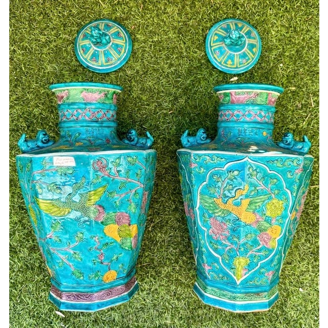 Rare Pair of Chinese Turquoise-Ground Fahua Ware Octagonal Lidded Vases, Ming For Sale - Image 14 of 18